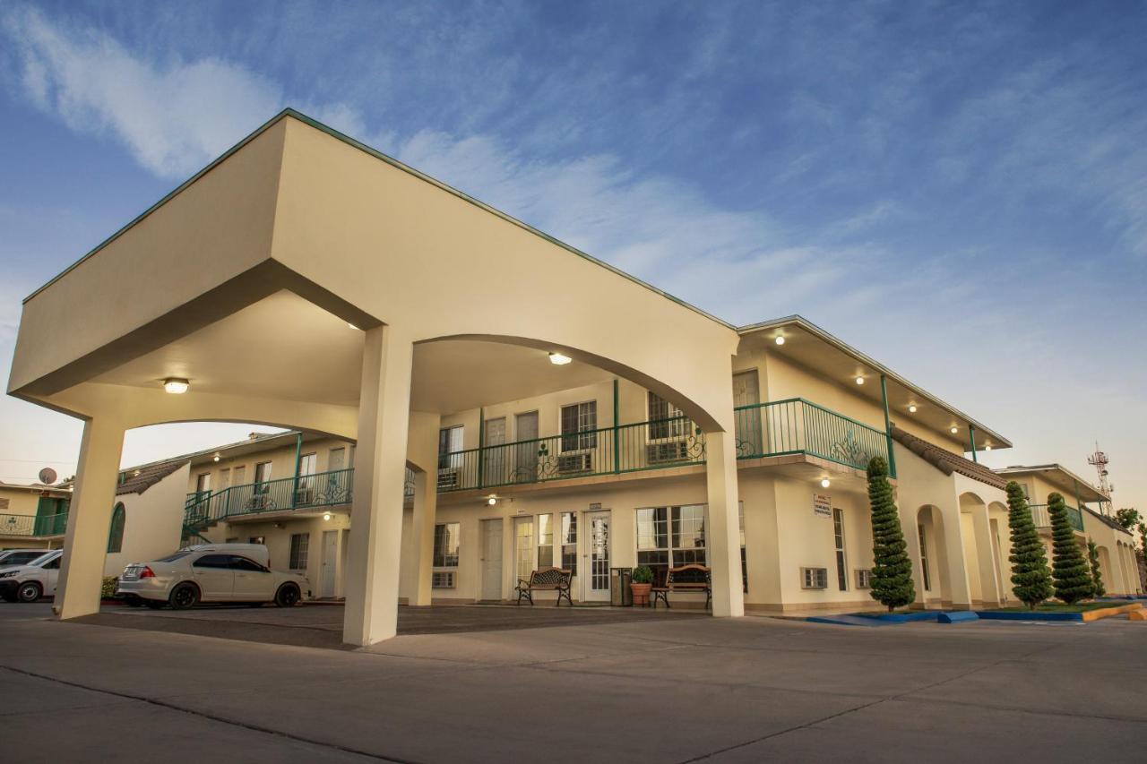 Hotel Trebol Inn Nuevo Casas Grandes Exterior foto